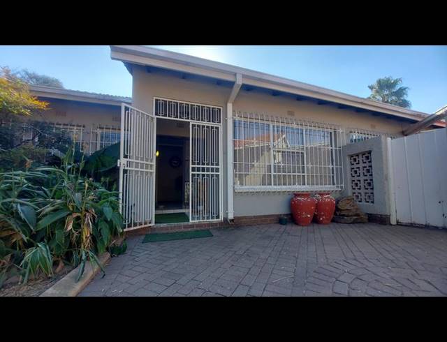 3 BEDROOM HOUSE FOR SALE IN FREEWAY PARK